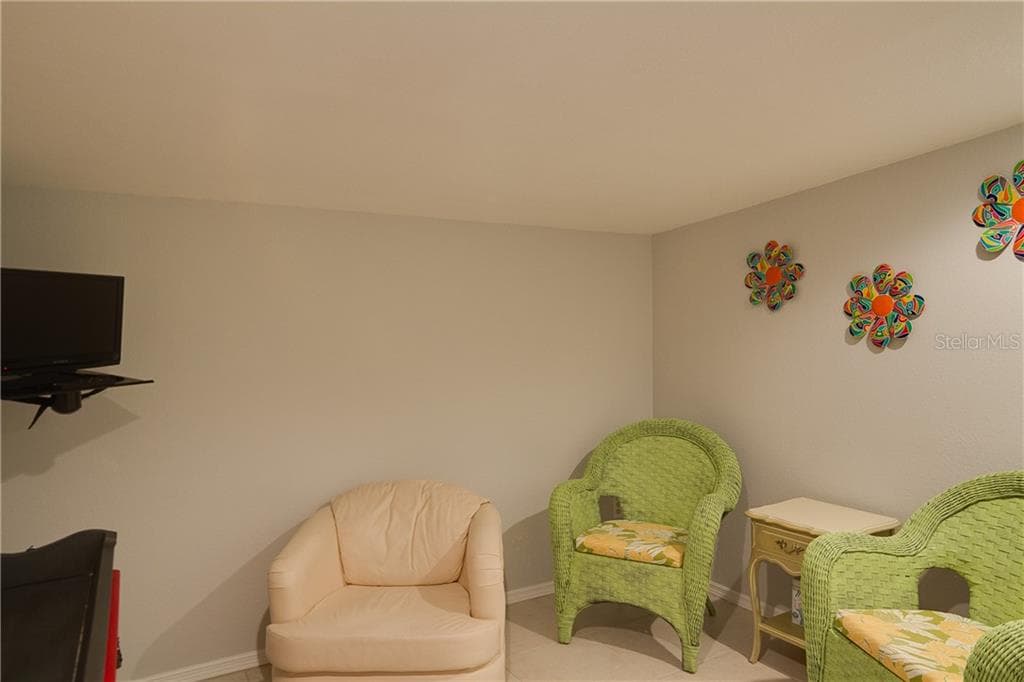 8700 E BAY DRIVE TREASURE ISLAND, FL 33706