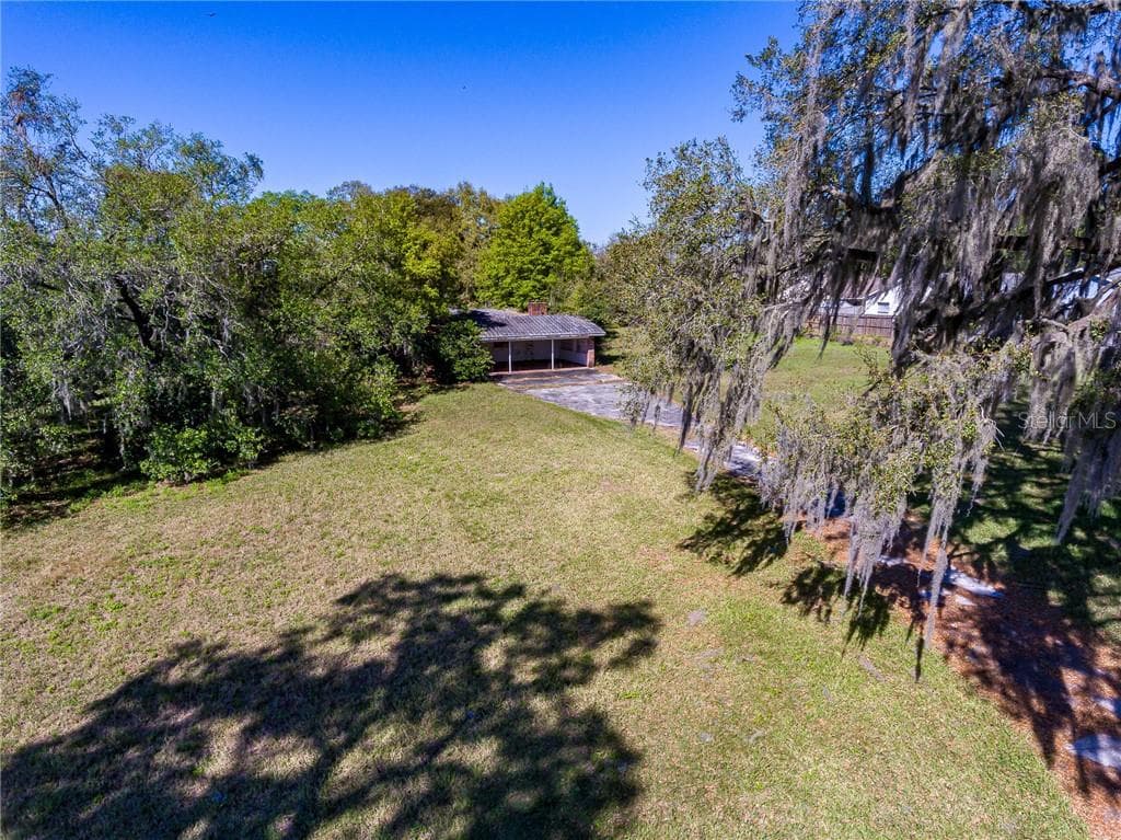 124 N MILLER ROAD VALRICO, FL 33594