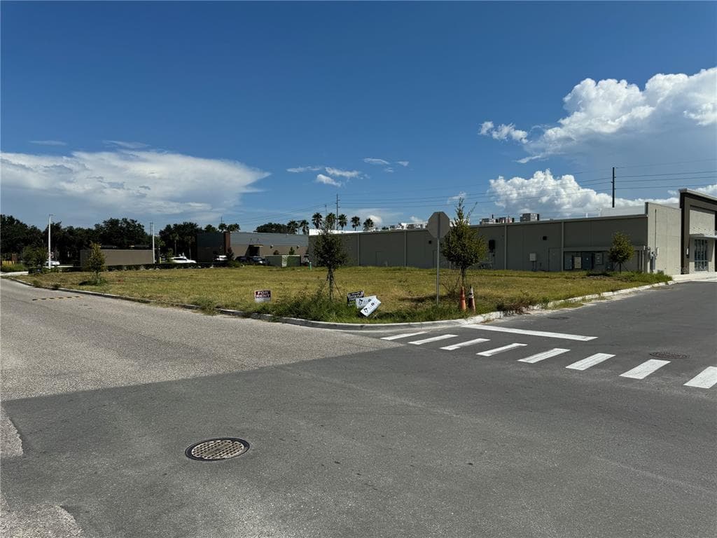 6924 OLD BIG BEND ROAD GIBSONTON, FL 33534