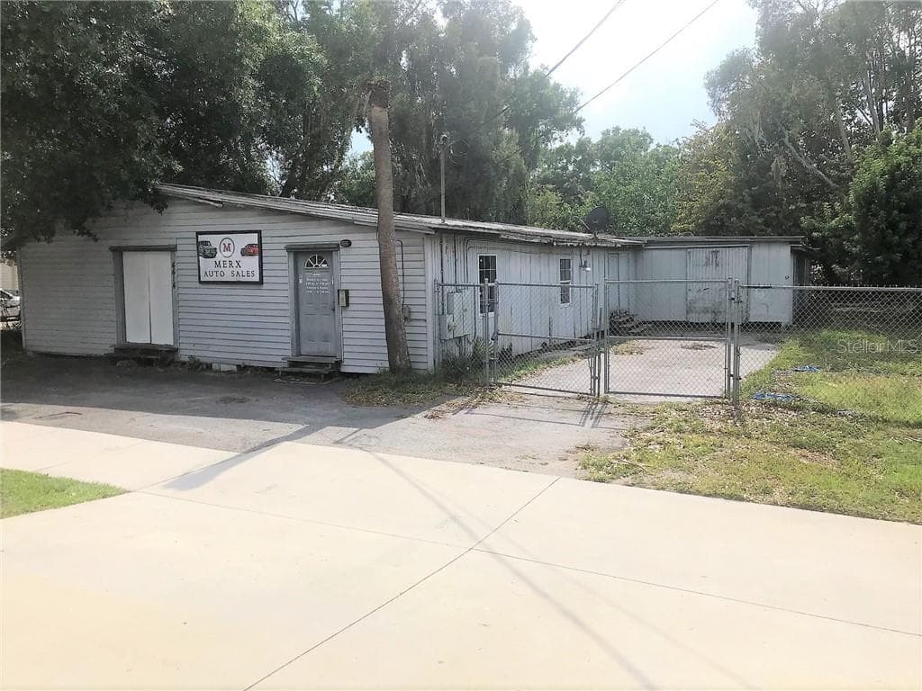 4414 N LOIS AVENUE TAMPA, FL 33614