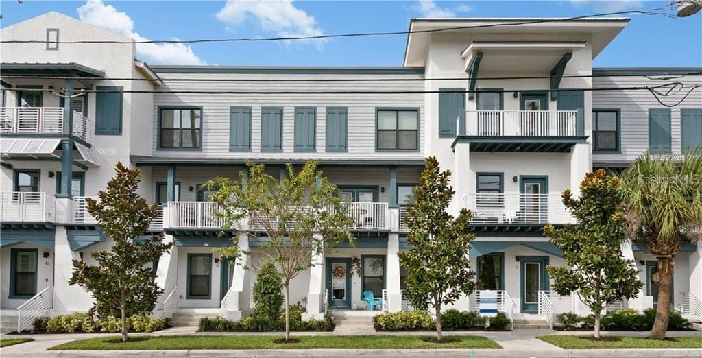 946 HIGHLAND AVENUE UNIT 11 DUNEDIN, FL 34698
