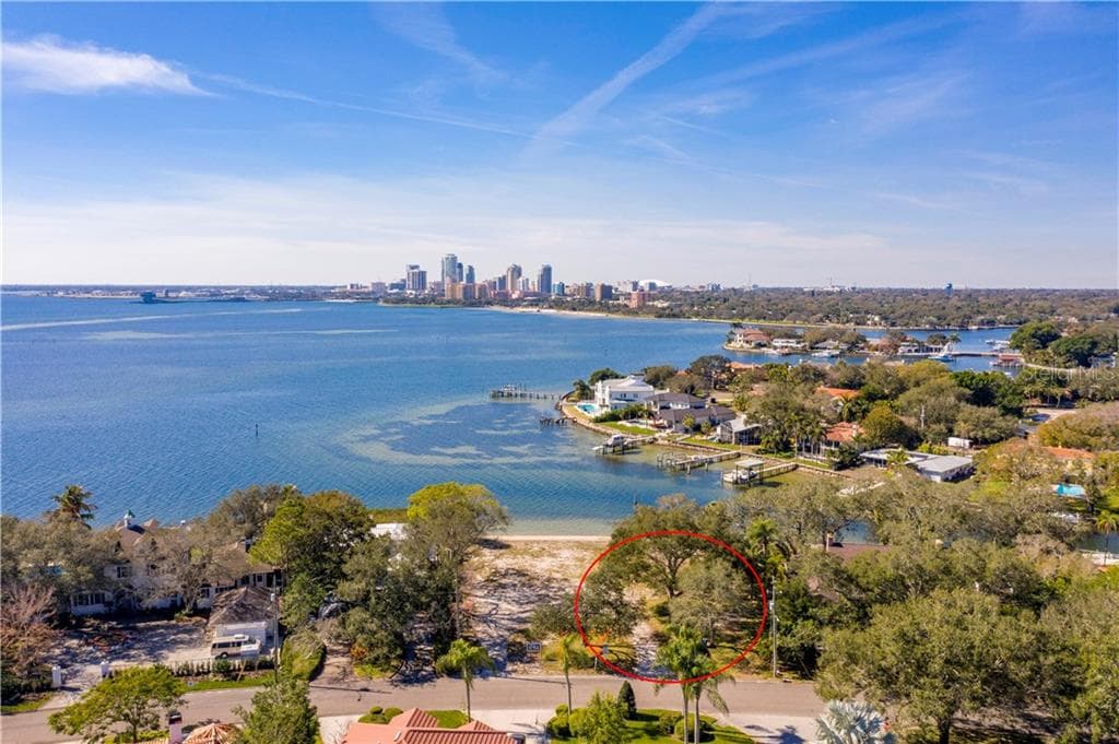1611 BRIGHTWATERS BOULEVARD NE ST PETERSBURG, FL 33704
