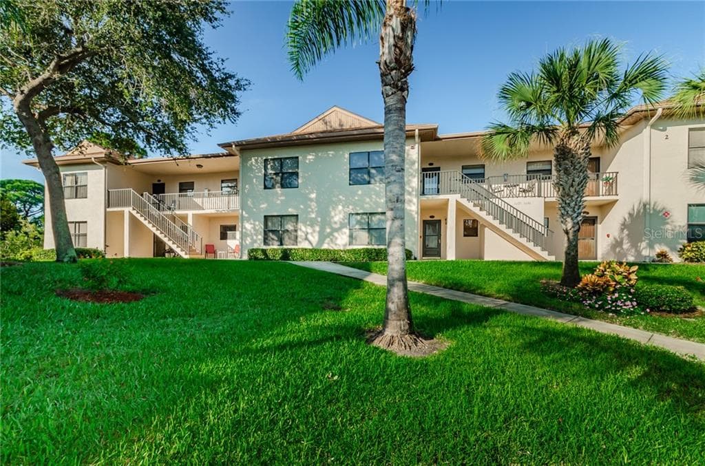 1641 SEASCAPE CIRCLE UNIT 1641 TARPON SPRINGS, FL 34689