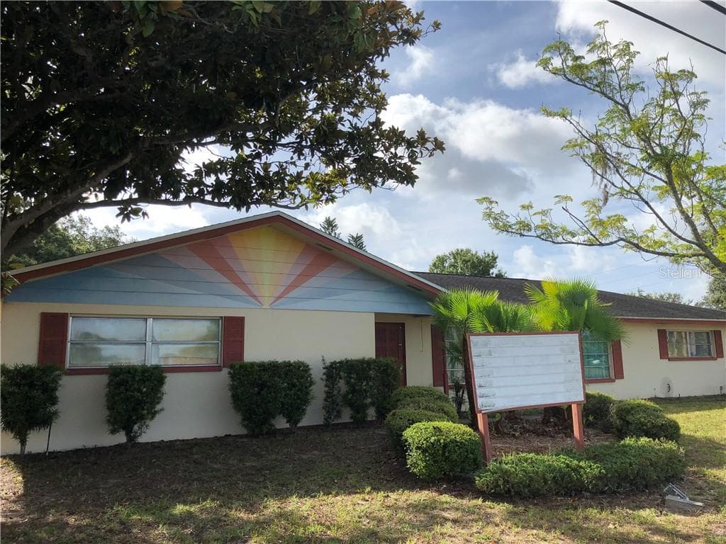 1961 E LAKE ROAD