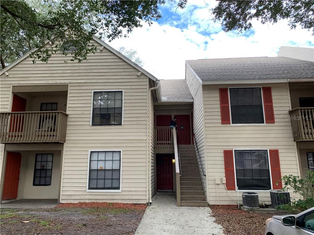 305 W GRANT STREET UNIT A-11 PLANT CITY, FL 33563
