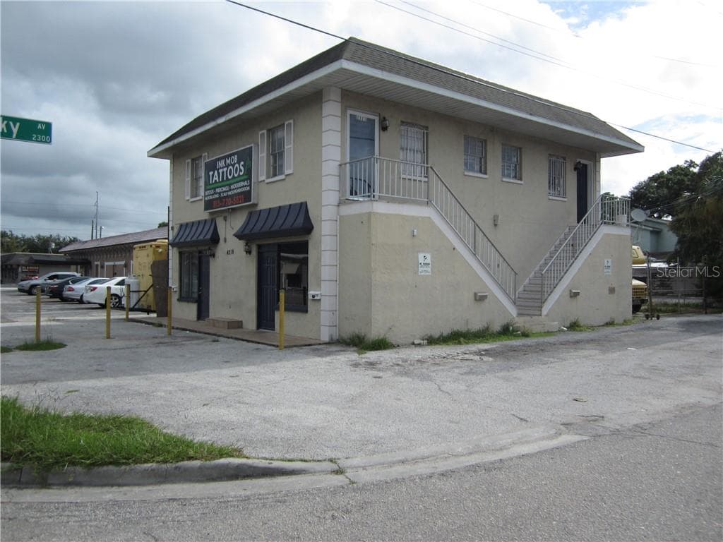 4219 N ARMENIA AVENUE TAMPA, FL 33607