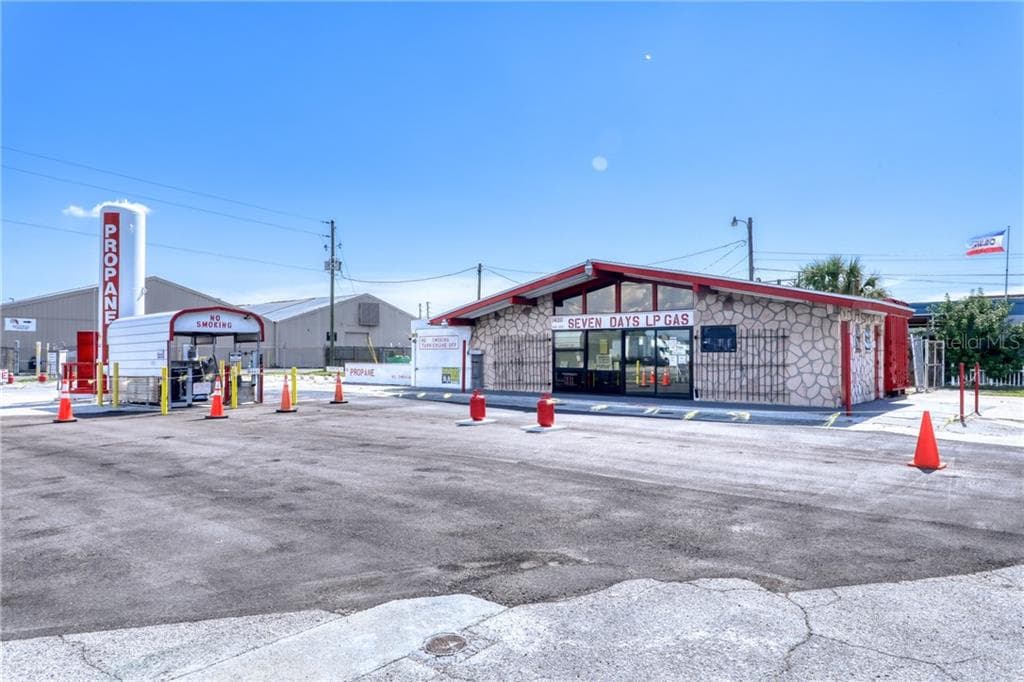 1400 N HERCULES AVENUE CLEARWATER, FL 33765