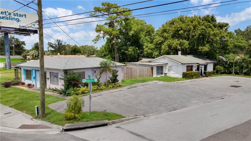7335 ALOMA AVENUE WINTER PARK, FL 32792