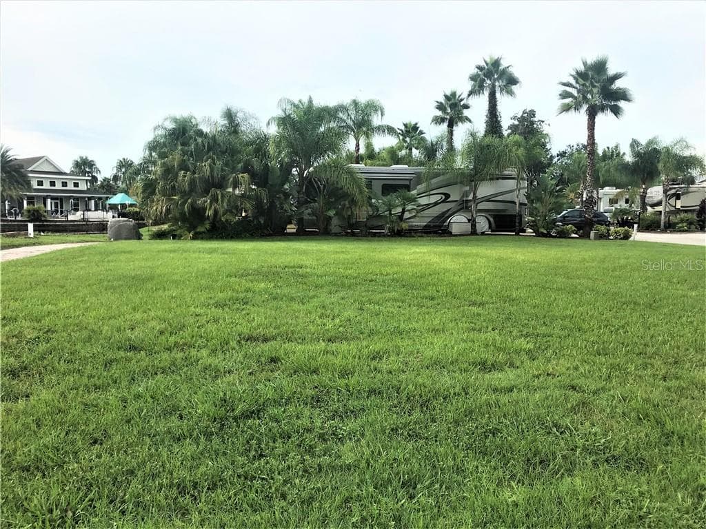 6820 AMANDA VISTA CIRCLE LAND O LAKES, FL 34637