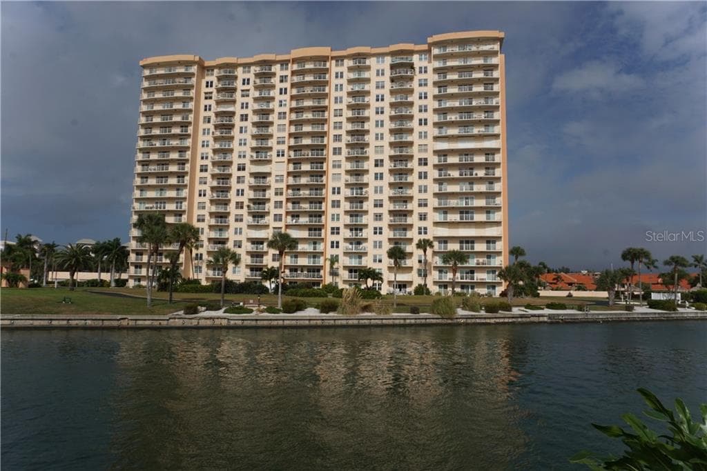 4900 BRITTANY UNIT 1211 ST PETERSBURG, FL 33715