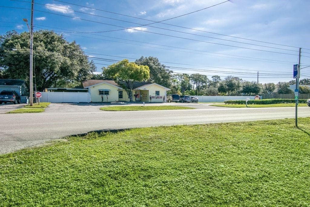 63 PATRICIA AVENUE DUNEDIN, FL 34698