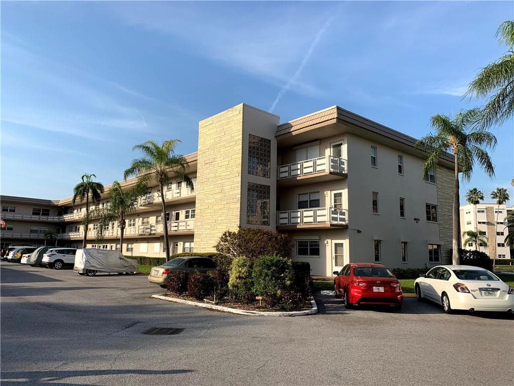 5530 80TH STREET N UNIT A205 ST PETERSBURG, FL 33709
