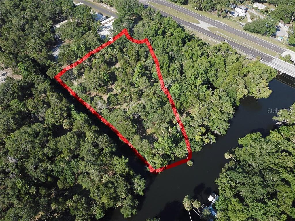 11187 N WITHLA BLUFF POINT INGLIS, FL 34449