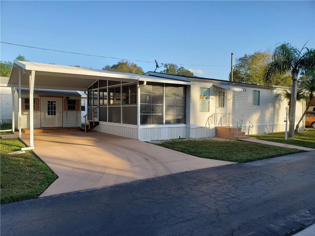 2103 LAKE LINDA CIRCLE LUTZ, FL 33558