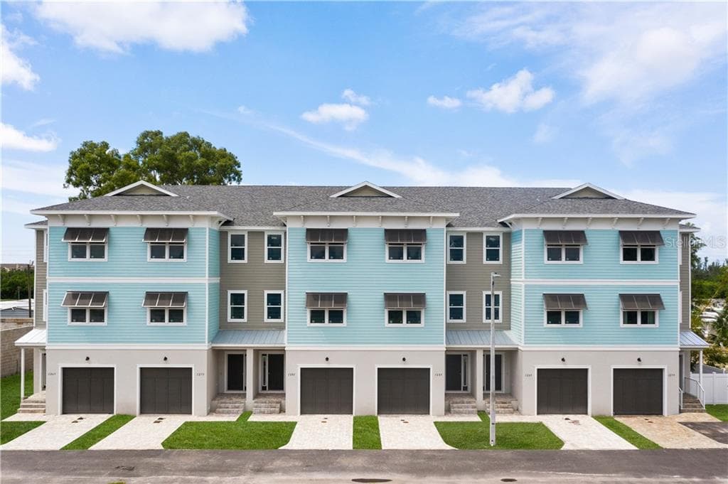 1257 SAVONA DRIVE NE ST PETERSBURG, FL 33702