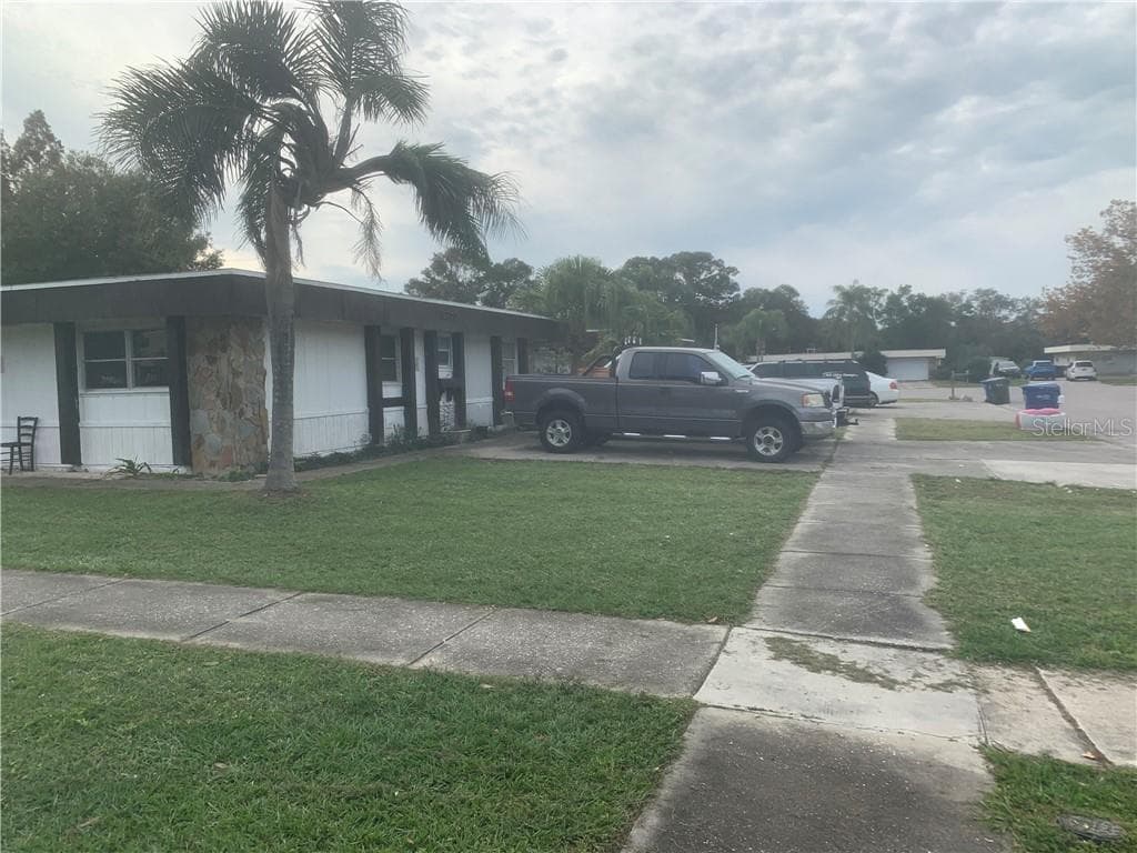 3353 SHERWOOD DRIVE LARGO, FL 33771