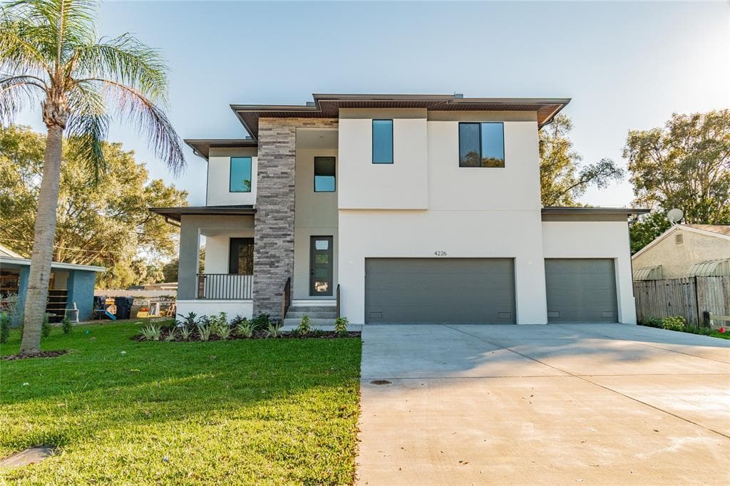 4226 W BAY VIEW AVENUE TAMPA, FL 33611