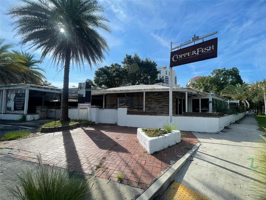 1502 S HOWARD AVENUE TAMPA, FL 33606