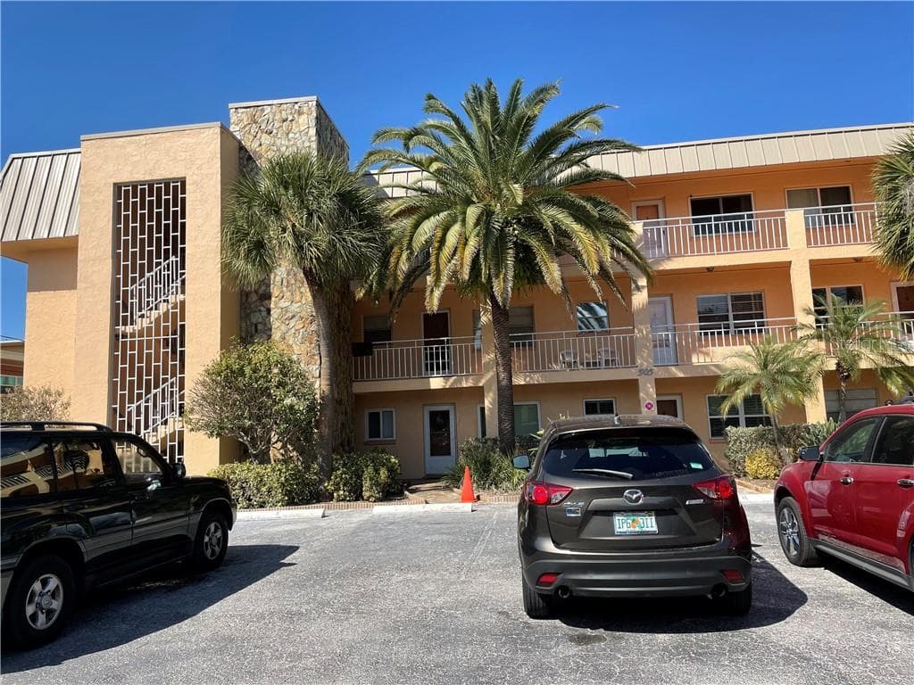 505 66TH AVENUE UNIT 5 ST PETE BEACH, FL 33706