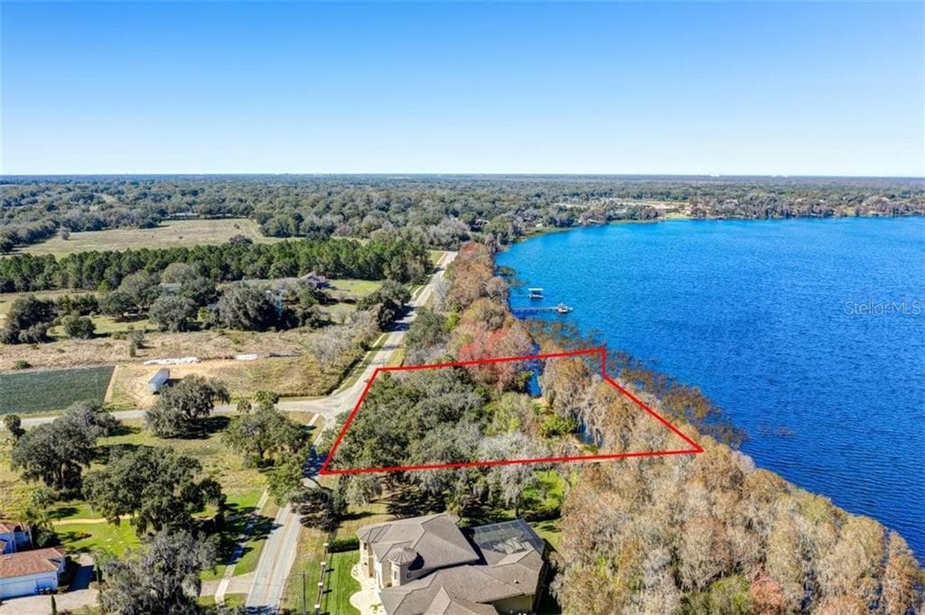 11702 THONOTOSASSA ROAD THONOTOSASSA, FL 33592