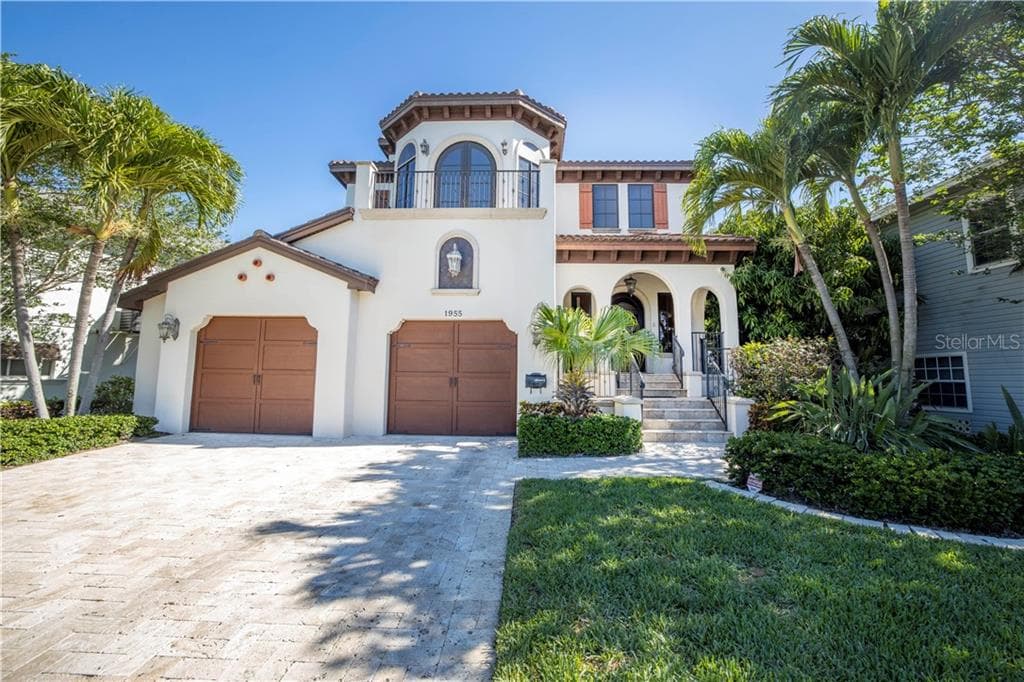 1955 ARROWHEAD DRIVE NE ST PETERSBURG, FL 33703