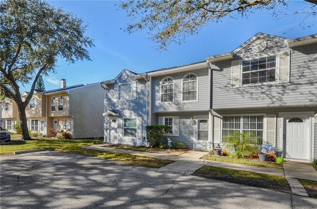 8528 J R MANOR DRIVE TAMPA, FL 33634