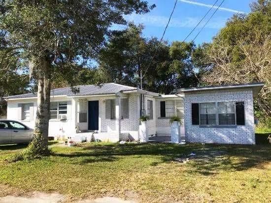 2714 SILVER LAKE PALATKA, FL 32177