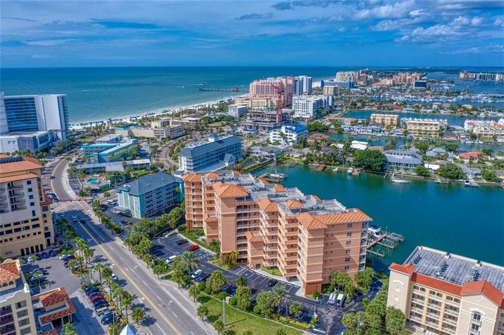 530 S GULFVIEW BOULEVARD UNIT 401 CLEARWATER BEACH, FL 33767