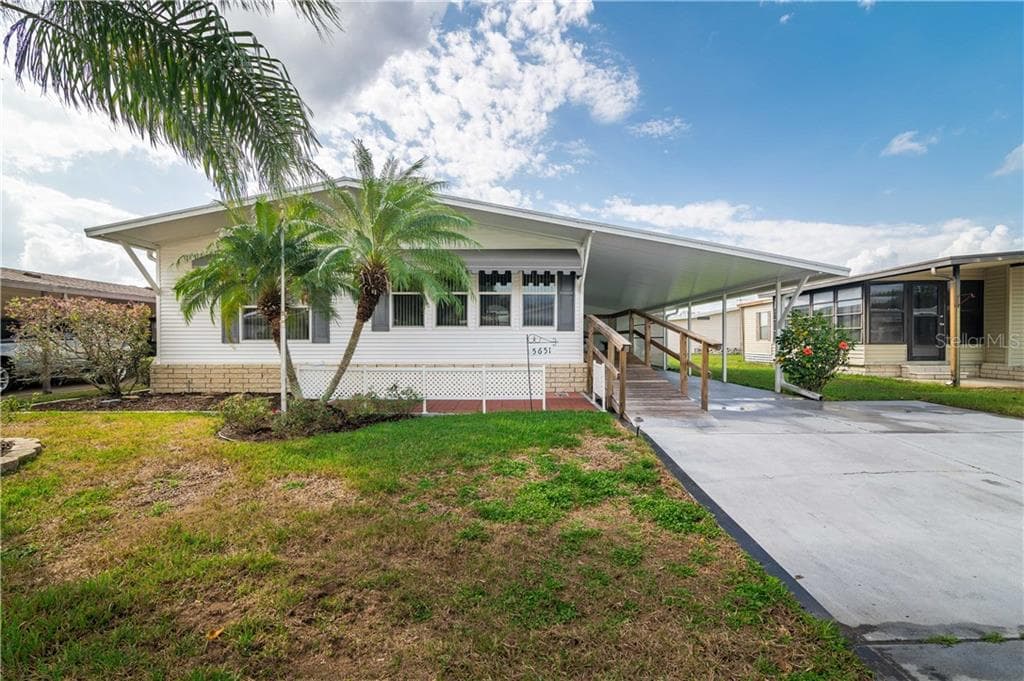 5651 PAWNEE STREET ZEPHYRHILLS, FL 33542