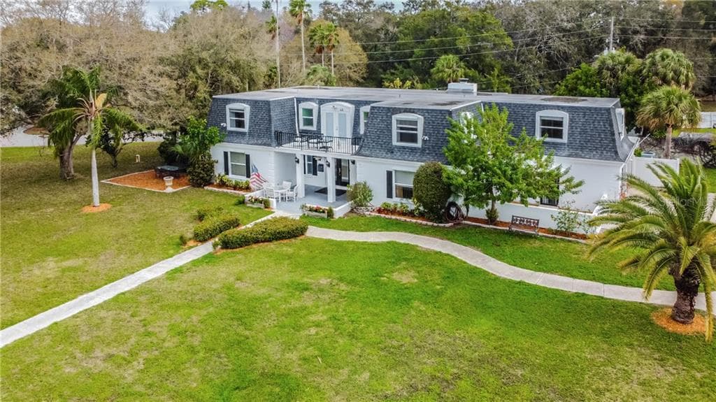 618 SUNSET DRIVE S ST PETERSBURG, FL 33707