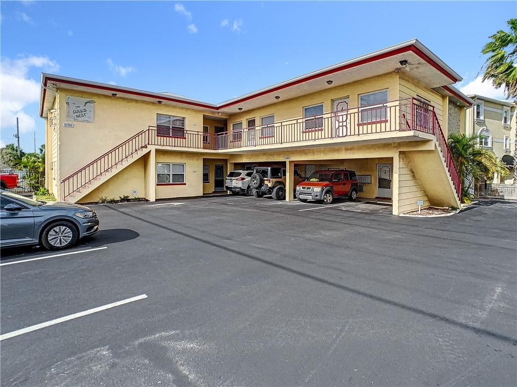 11701 1ST STREET E UNIT 1 TREASURE ISLAND, FL 33706