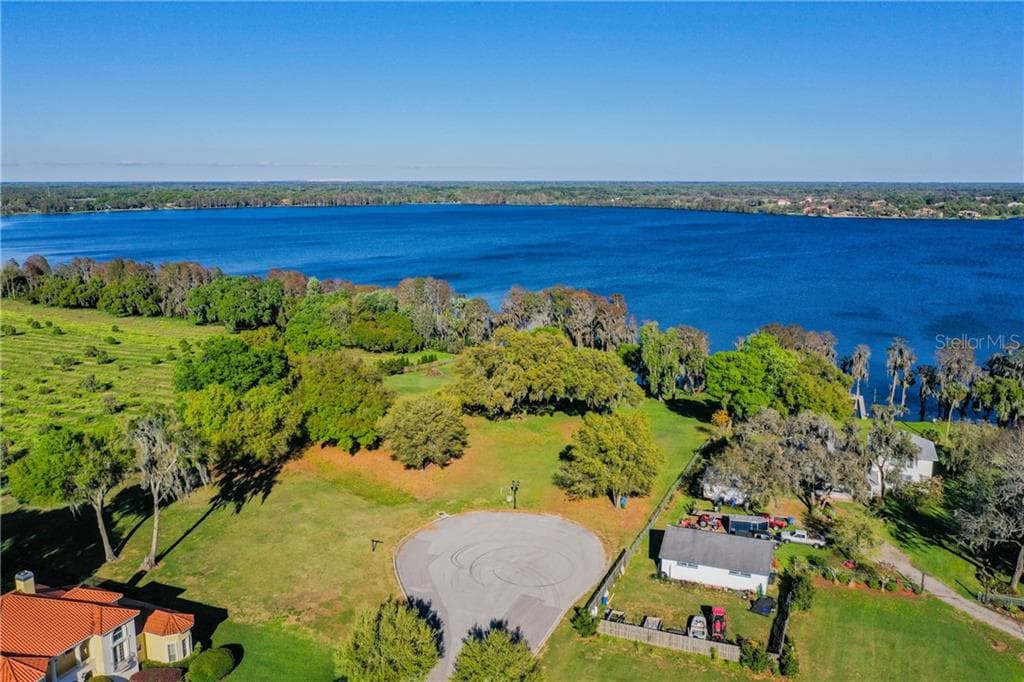 10938 FLINT ESTATES DRIVE THONOTOSASSA, FL 33592