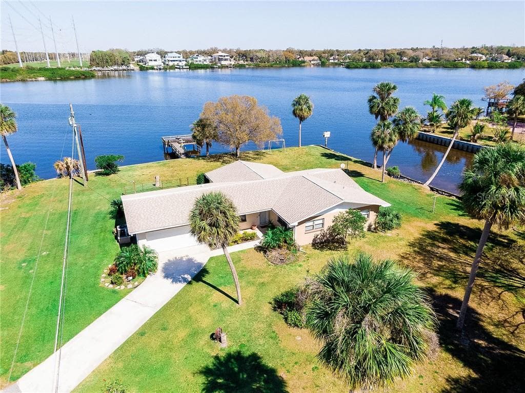 9902 PENINSULAR DRIVE GIBSONTON, FL 33534