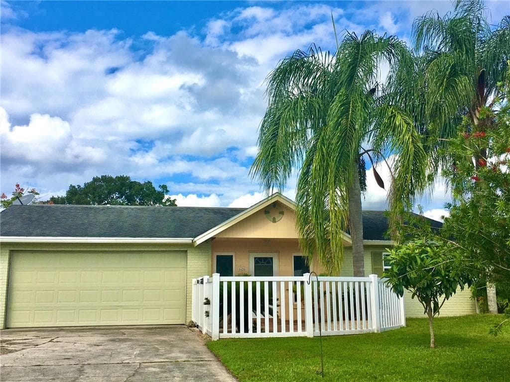 1628 JUNO TRAIL ASTOR, FL 32102