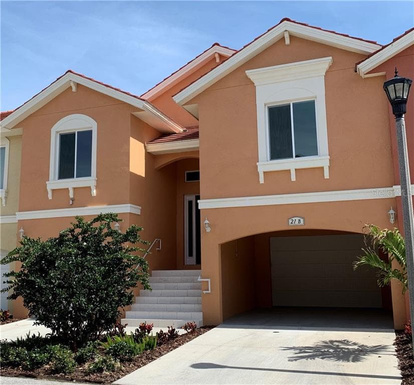 21 FRANKLIN COURT S UNIT B ST PETERSBURG, FL 33711