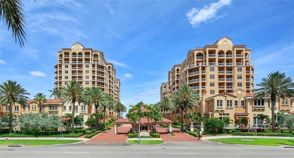 521 MANDALAY AVENUE UNIT 402 CLEARWATER, FL 33767