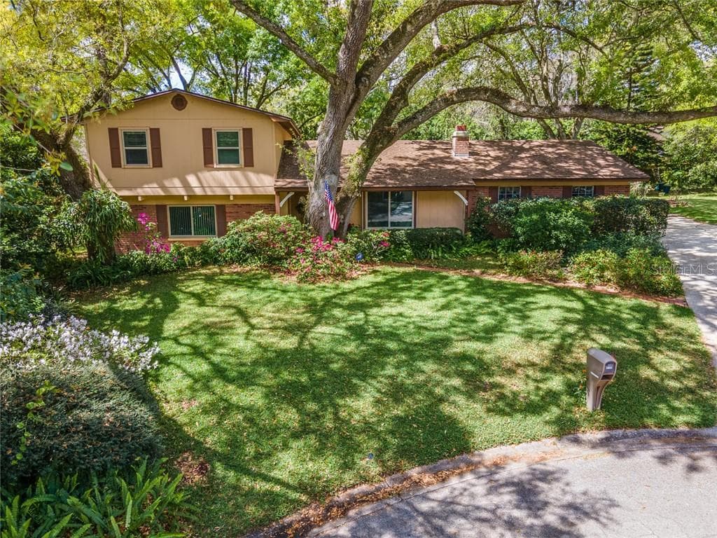 8308 N RIVER OAKS COURT TAMPA, FL 33617