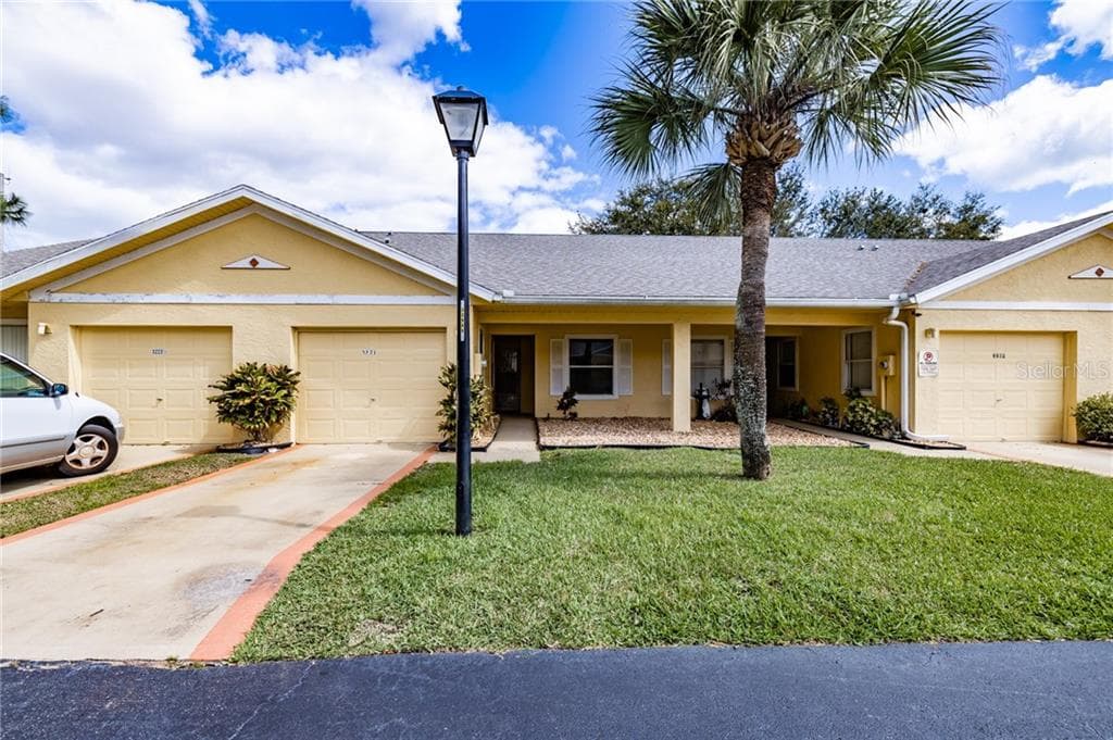 3221 QUEEN PALMS COURT KISSIMMEE, FL 34747