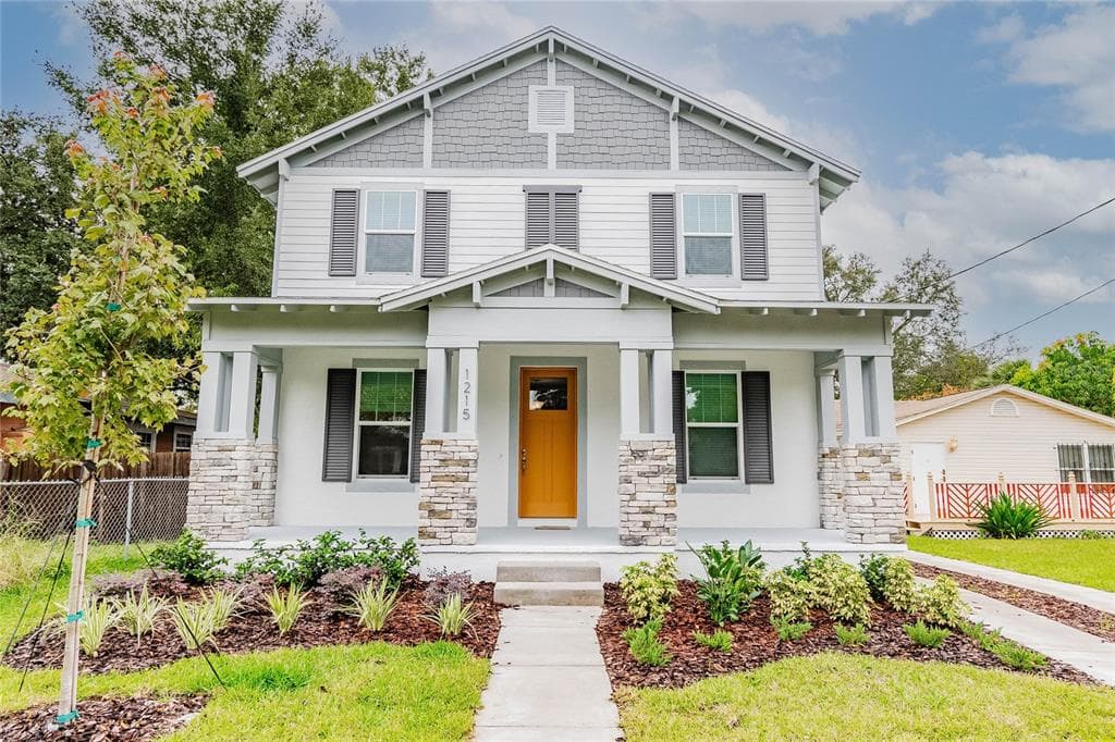 1215 E GIDDENS AVENUE TAMPA, FL 33603