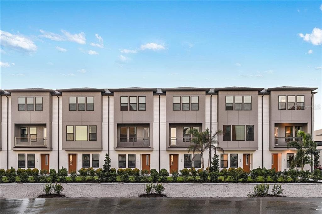2511 N GRADY AVENUE UNIT 26 TAMPA, FL 33607