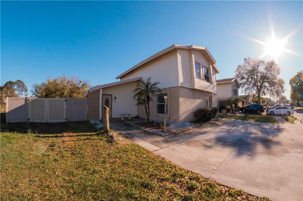 4502 MILLPOND LANE TAMPA, FL 33624