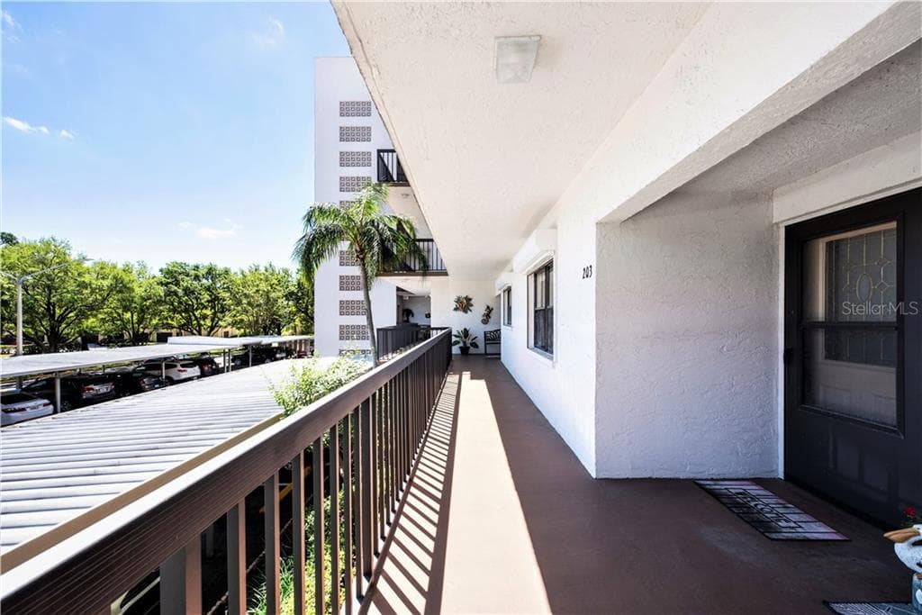 8186 TERRACE GARDEN DRIVE N UNIT 203 ST PETERSBURG, FL 33709