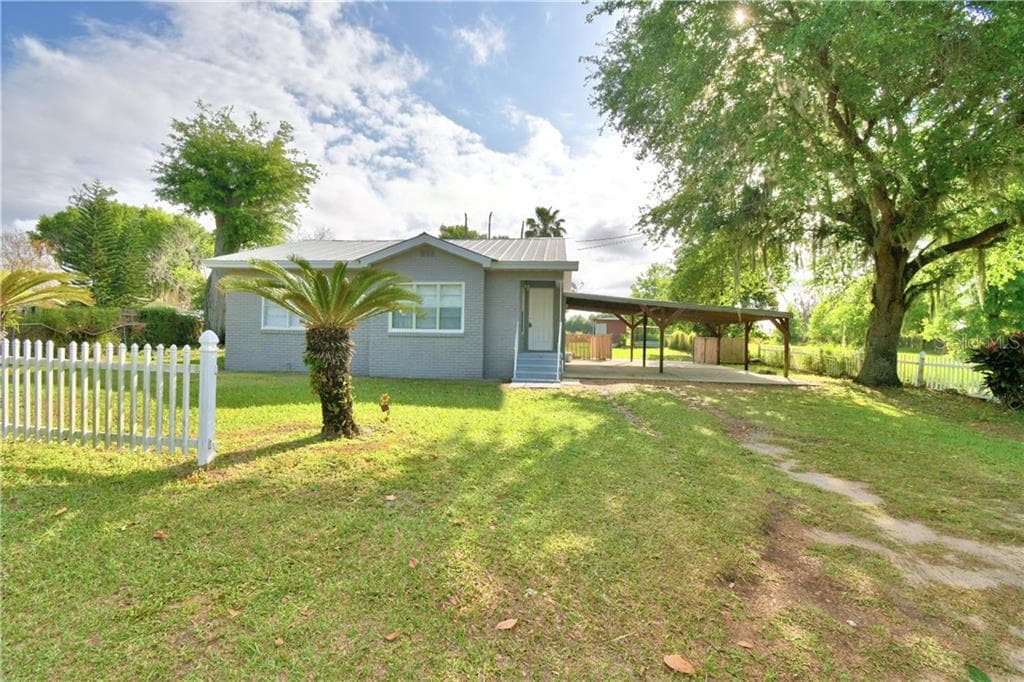 15 S HENDRY AVENUE FORT MEADE, FL 33841