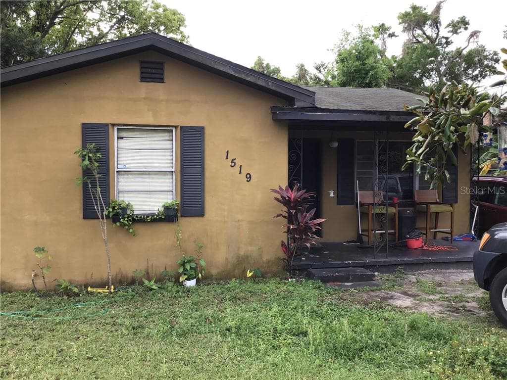 1519 E CARACAS STREET TAMPA, FL 33610