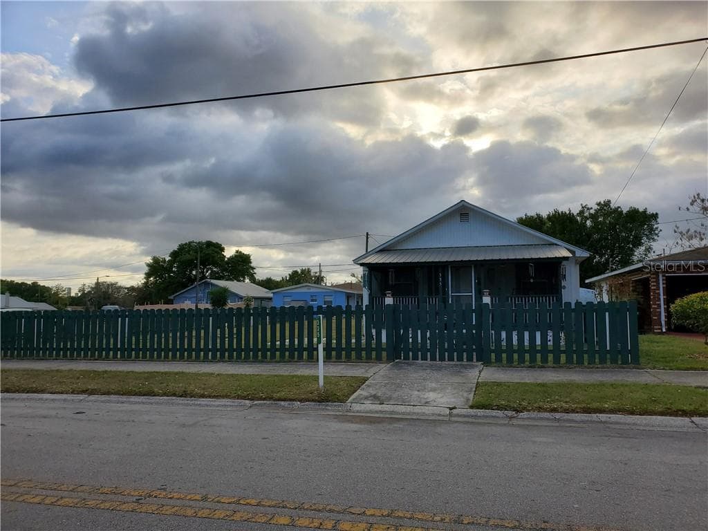 335 E STREET LAKE WALES, FL 33853