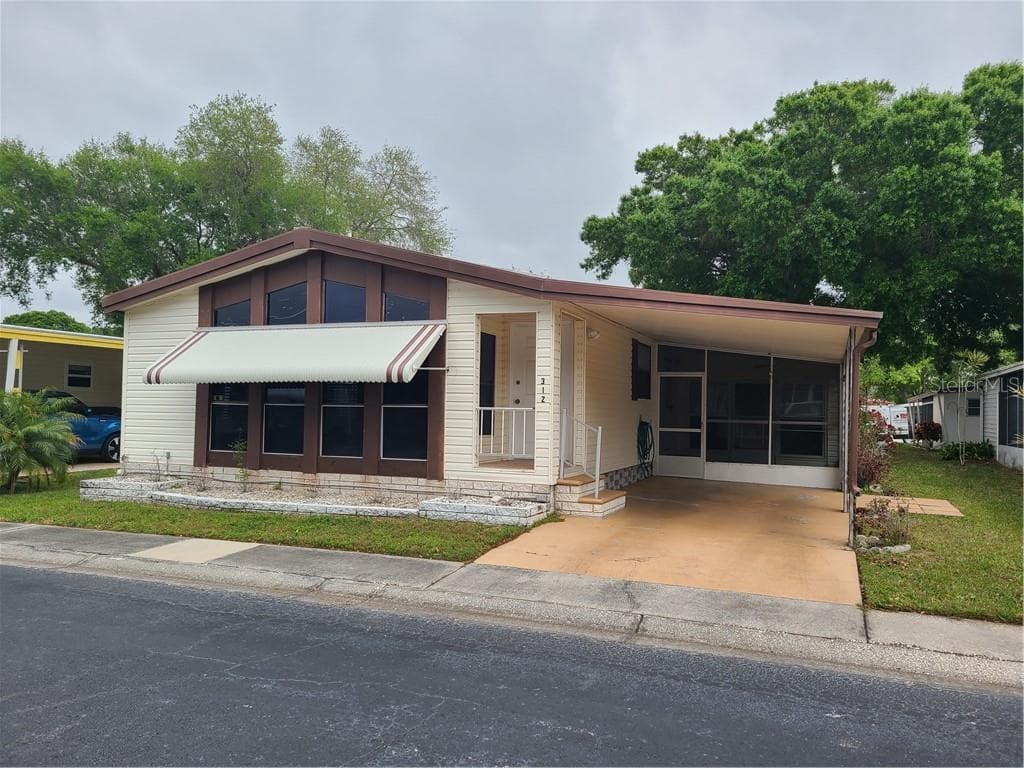 12100 SEMINOLE BOULEVARD UNIT 312 SEMINOLE, FL 33778