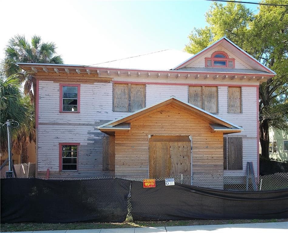604 W AZEELE STREET TAMPA, FL 33606