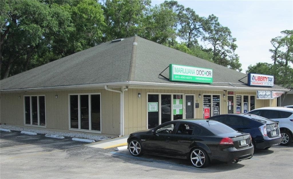 114 W BLOOMINGDALE AVENUE BRANDON, FL 33511