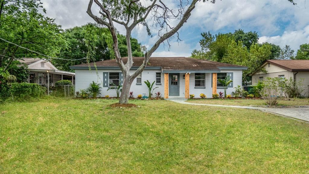 3814 W PAXTON AVENUE TAMPA, FL 33611