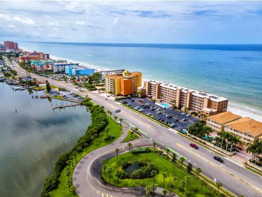18650 GULF BOULEVARD UNIT 305 INDIAN SHORES, FL 33785